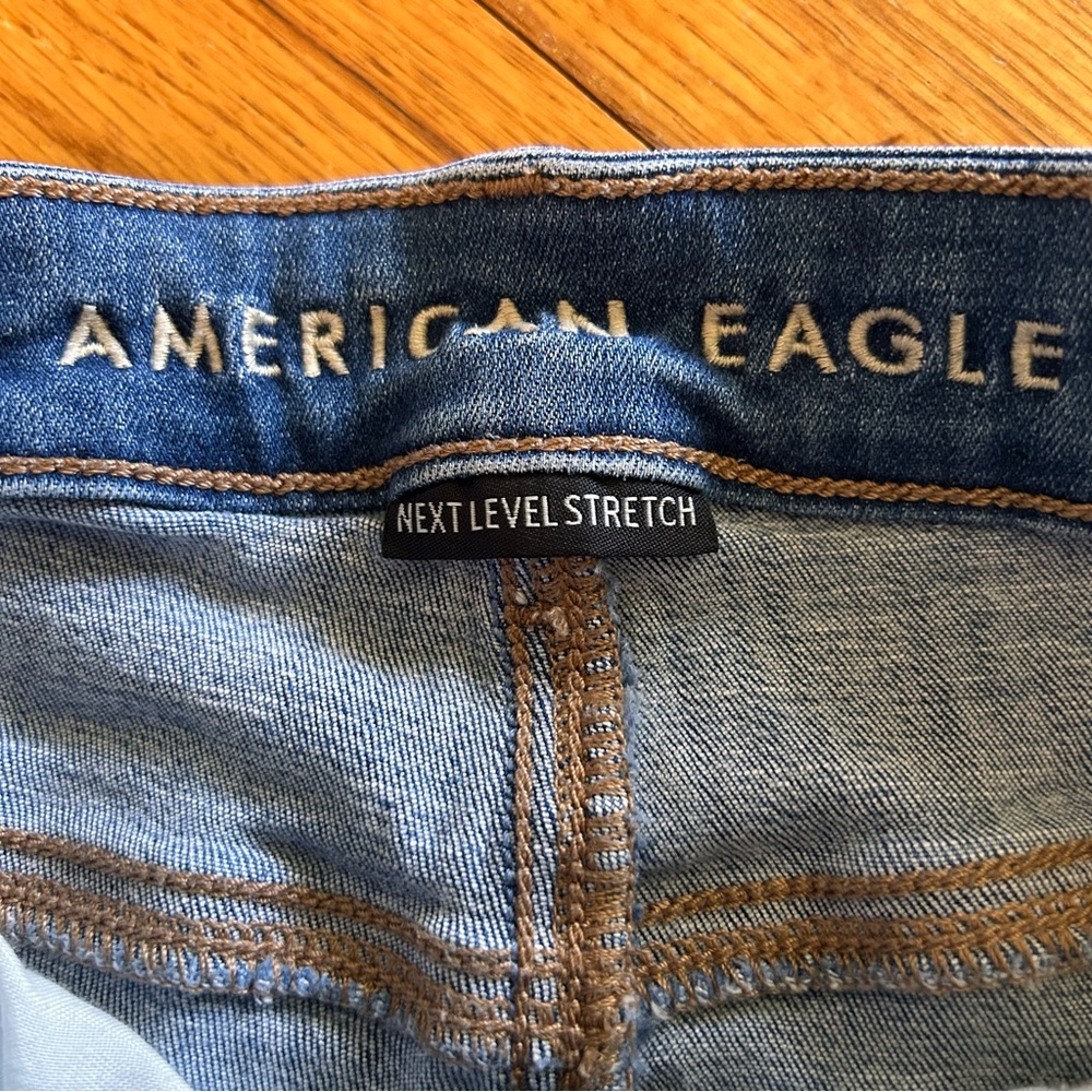 American Eagle Outfitters Blue Distressed Denim Shorts Size 6 - Picture 3 of 4